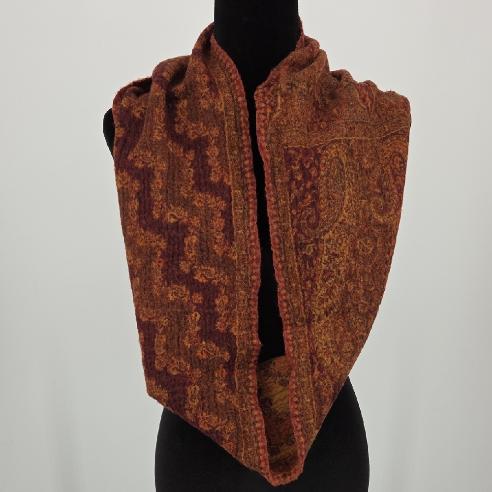 100% Fine Wool Elegant Paisley Knit Scarf